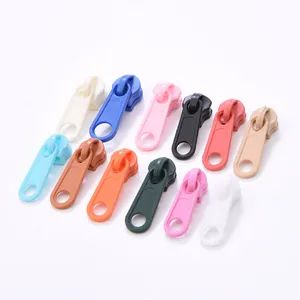 Wholesale Factory Custom Plastic Colorful Bag Zipper Sliders and Puller - Image 4