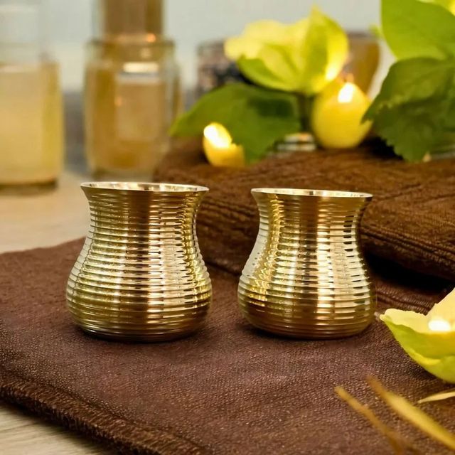 Brass Damru Glass Set Shape Damru Grip Comfortable Aesthetic Timeless Material Pure Brass Finish Hammered Golden Width 4 Inches (10 - Image 1