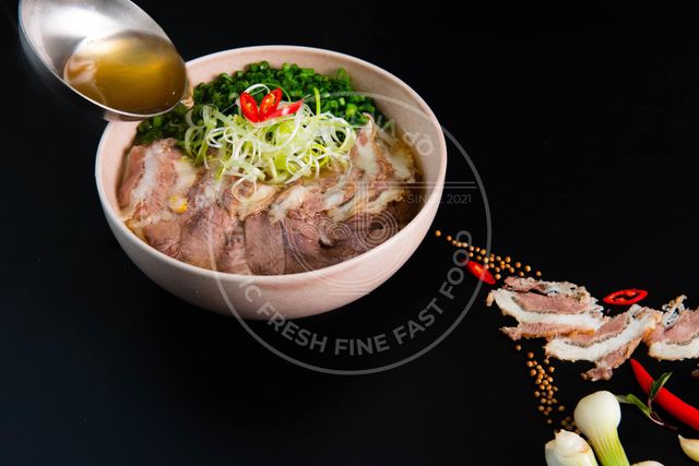 Reasonable Price Vietnam 04 to 06 Serving in 1 box Ready to Eat Beef Noodles 359Gram Made in Vietnam - Image 4