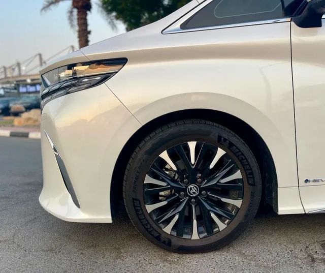 2025 TOYOTA ALPHARD 2.5L HYBRID EXECUTIVE LOUNGE IN-LINE 4-CYLINDER GASOLINE - Image 3