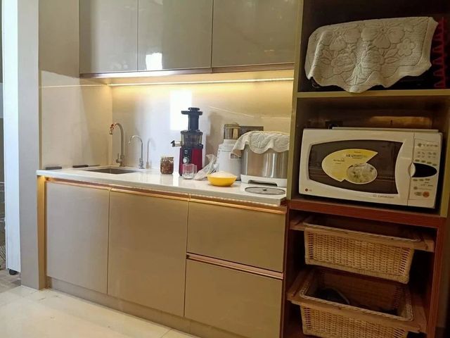 L Shaped Modular Kitchen Services Layout L-shape Material Wooden Appearance Modern Service Location UP Design Approach - Image 3