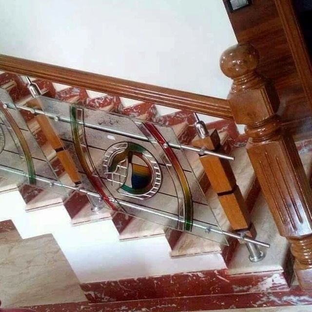 Wooden Glass Railing, For Staircase, 12 mm Material Wooden Finish SS Glossy Glass Type Toughened Glass Thickness 12 mm Application - Image 2