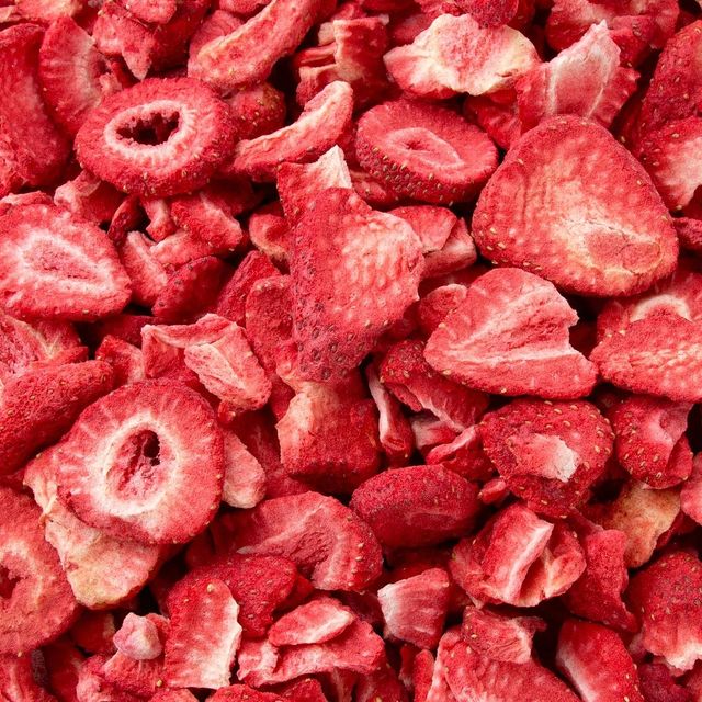 Factory Price Dried strawberries For Global Buyers Offering Natural Sweet Flavor Long Term Storage And Export Ready Dried strawberries - Image 2