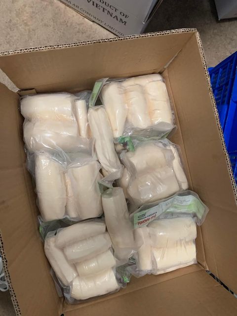 Frozen whole cassava Length 13-15cm Diameter 2-3.5cm Place of Origin Vietnam Storage Temperature -18°c Freezing Temperature -30°c - Image 2