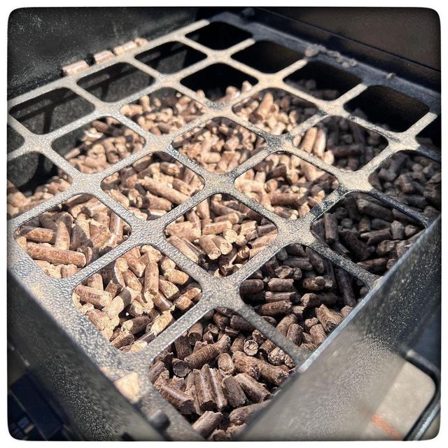 High Quality Wood Pellets Designed For Clean Combustion Excellent Heating Value Wholesale Price For Every Order - Image 5