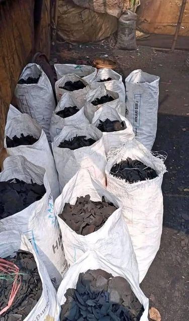 Agricultural by products, coconut shell charcoal Grade A Packaging Waring bag 50-60 - Image 3