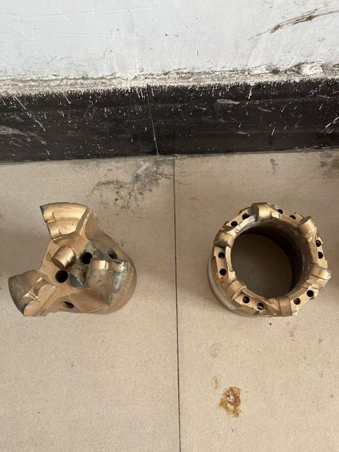 Tricone Drill Bit, hss drill bits Inner Diameter > 10 mm to 20 mm Packaging We also supply various types of drill bits. You may add me on WhatsApp for detailed information. - Image 1