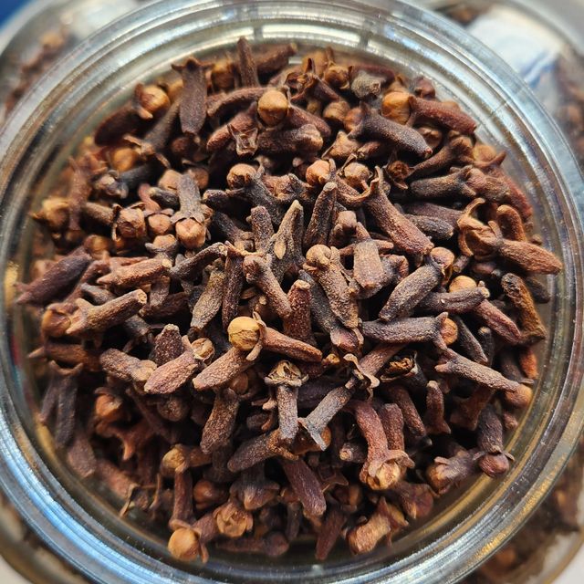 Selected Organic Spice Export Quality Cloves Packed In Vacuum Bags For International Grocery Suppliers - Image 3