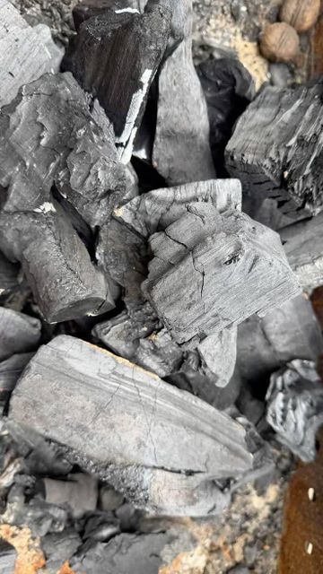 BBQ Hardwood Lumpwood Charcoal - Image 1