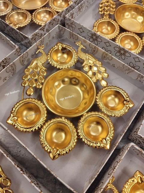 Brass plating Metal peacock urli Size/Dimension 8" Brand Vigo brother's Color Brass gold plating Weight 250 gm with window - Image 4