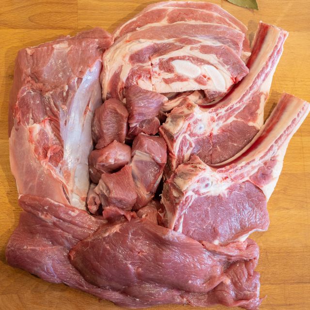 High Quality Fresh and Frozen Goat Meat Whole or Cuts Bulk Supply for Restaurants Hotels and Food Industry Buyers - Image 4