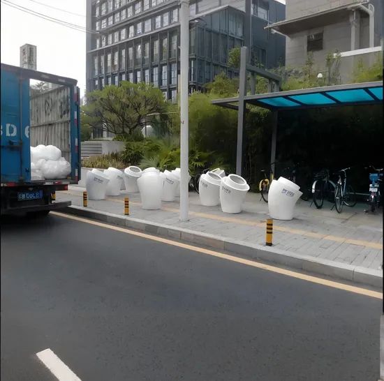 Customized Fiberglass Flower Pots with Double Mouths MOQ 5PCS Origin China Size Customized 3D Drawings Yes Style - Image 4