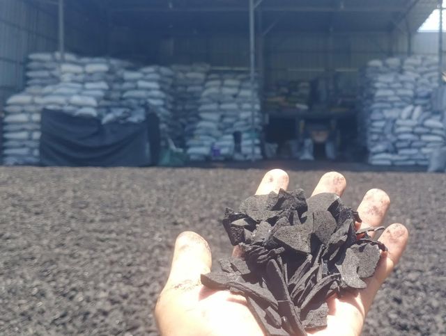 Coconut Shell Charcoal Packaging Sacks Ash Content <3%% Monthly Volume 300mt Max. Moisture (%) 15% Moisture Content <15%% - Image 1
