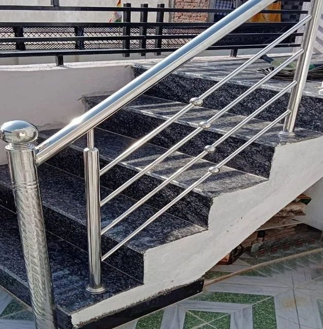 Stainless Steel Staircase Railing with SS Pipes (1000mm) - SS304 Grade - Image 4