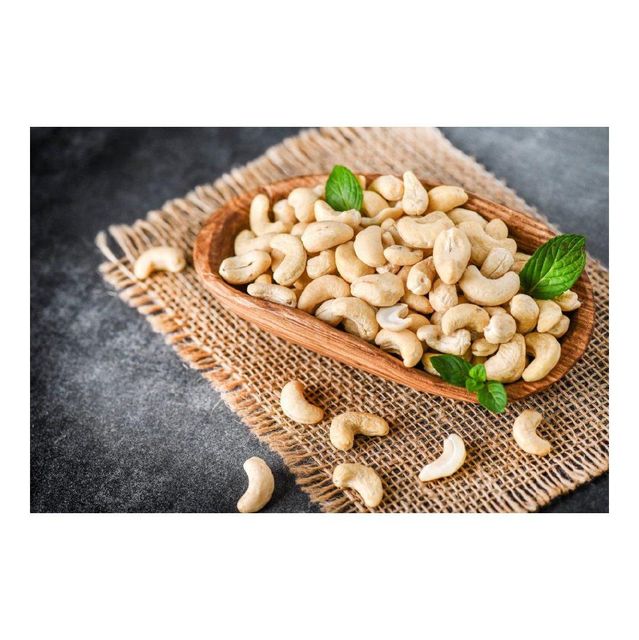 natural cashew nuts for healthy snacks premium quality kernels natural cashew nuts for healthy snacks premium quality kernels rich in nutrients and excellent tastein nutrients and excellent taste - Image 3