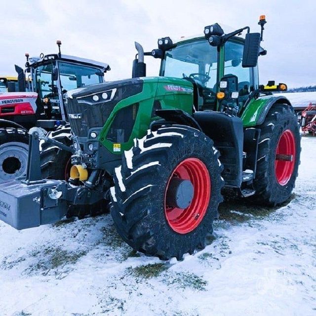 New Fendt 942 Vario Tractor Heavy Duty 4WD Diesel Engine Smart Farming System Suitable for Large Scale Farms Projects - Image 3