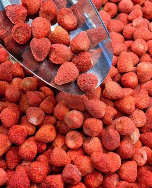 Natural Vietnam Dried Strawberry Chunks Made from Selected Fruit for Ice Cream Mix Granola Inclusion Candy Production - Image 3