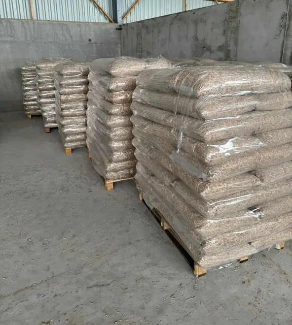 Premium A1 Pine Wood Pellets 15 kg Bags Din Plus Firewood 6mm - Image 2
