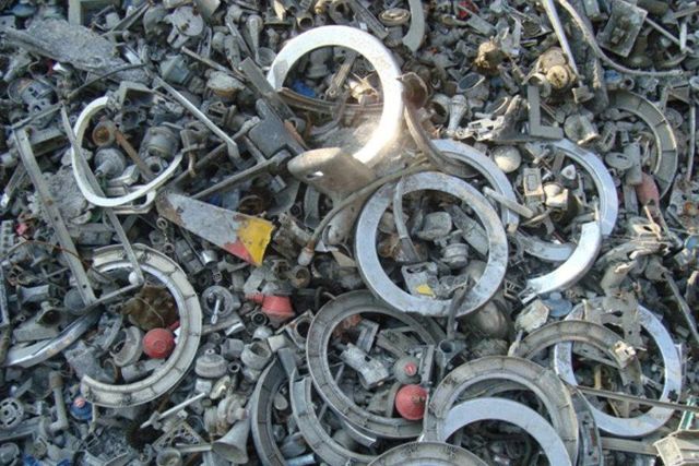 Zinc scrap available for cheap price volume sourcing with reliable stock - Image 4