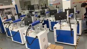 30W 3D Fiber Laser Marking Machine Color Logo Engraving Printing Machine - Image 4