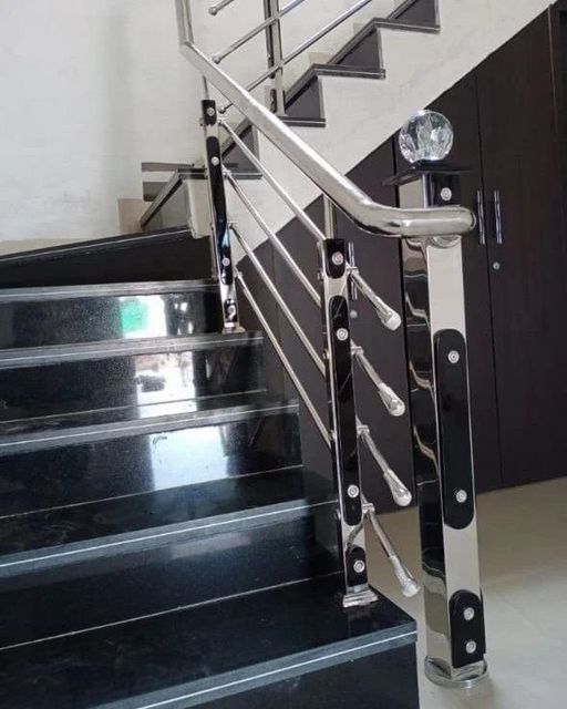 Balcony Stainless Steel Staircase Railing, For Home Design Bar Thickness 3 mm Durability High Position Balcony Material Grade SS - Image 6