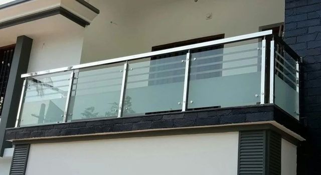 Spigot Based Stainless Steel Glass Balcony Railing Rail Height 750 mm Steel Grade SS 304 Application Balcony Glass Thickness 12 - Image 4