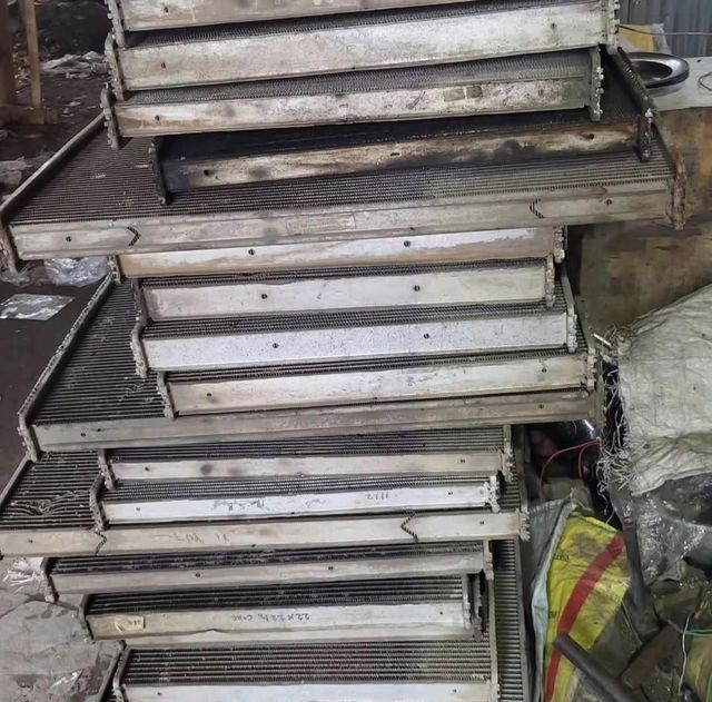 Wholesale Radiator Scrap Available For Sale / 99.9% Copper Content Aluminum Copper Radiator Scraps. - Image 3