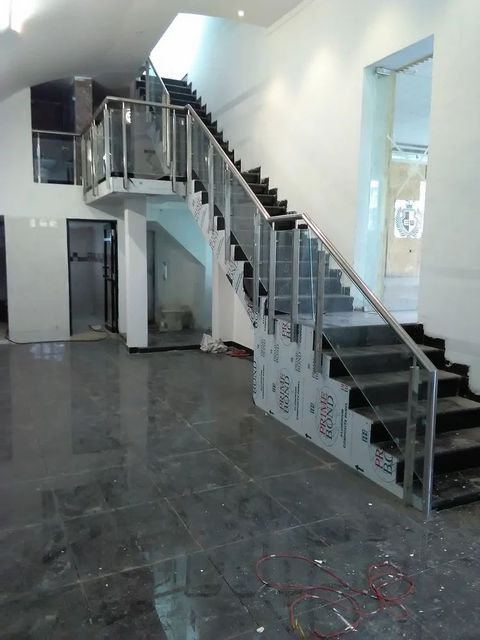 Silver Stainless Steel Modular Glass Railing, Material Grade: 304 - Image 2