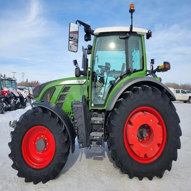 Fendt 516 Vario 4x4 Farm Tractor High Horsepower Agricultural Wheel Tractor with Gearbox Tractor Large Scale Farming - Image 4