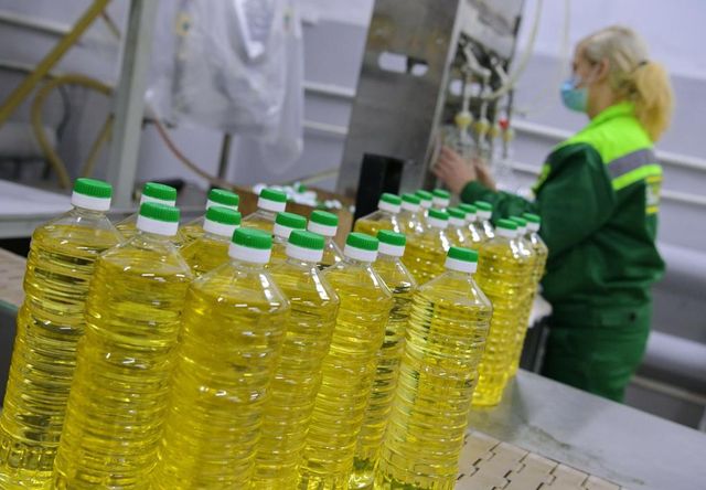 sunflower oil Features Halal, Kosher Net Weight 1 L, 10 L, 100 ml, 250 ml, 5 L, 500 ml, Other Delivery Form Barrel, Bottle, Canister, Cardboard, Other, Unpackaged - Image 4