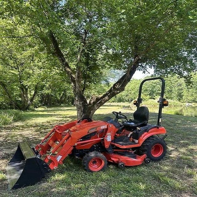 Buy this KIOTI MINI MOWER TRACTOR with 4WD and a 3 cylinder diesel engine plus twin pedal hydrostatic drive - Image 5