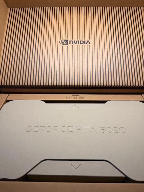 Nvidia FE Founders Edition GeForce RTX 5090 32GB GDDR7 Graphics Card - Image 1