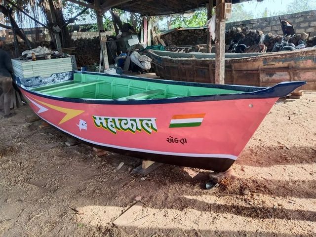 Petrol Frp Fishing Boats Height 3 Feet Length 16 Feet Width 5.6 Feet Power Source - Image 9