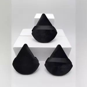 OEM Flocking Sponge Triangle Velvet Loose Powder Puff Sponge Origin China Trademark OEM Shape Triangle Size 70*61*10mm HS Code 69139000 - Image 3