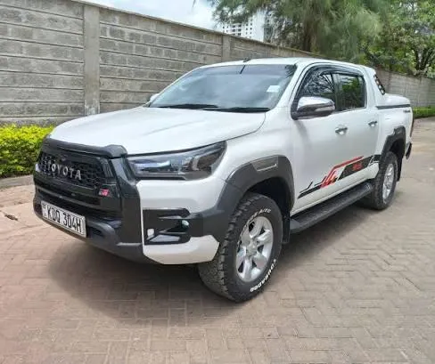 Cheap Price 2015-2025 Toyota Hilux Pickup Vehicles for sale and export Worldwide - Image 4