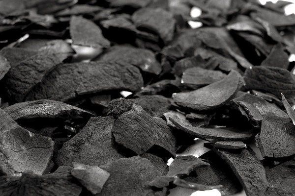 Wholesale Coconut Shell Charcoal Briquettes Machine-Made High Quality Restaurant Industrial Use 5-6 Hours Burning - Image 2