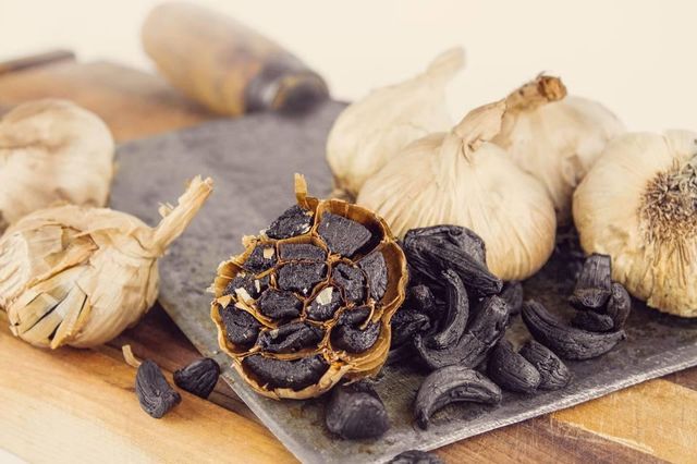 Black Garlic Grade A Grade Shelf Life 12 Months Packaging 1 Kg, 5 Kg, 10 Kg, 25 - Image 2