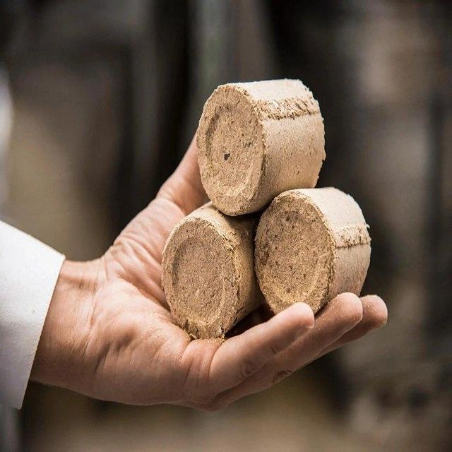 Wholesale Price Wood Briquettes Premium Compressed Biomass Fuel With Low Ash And Excellent Burning Performance - Image 2