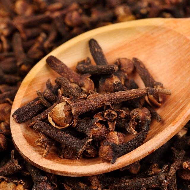 100% Pure Whole Natural Dried Cloves Spice for Food & Beverage Bulk Wholesale - Image 3