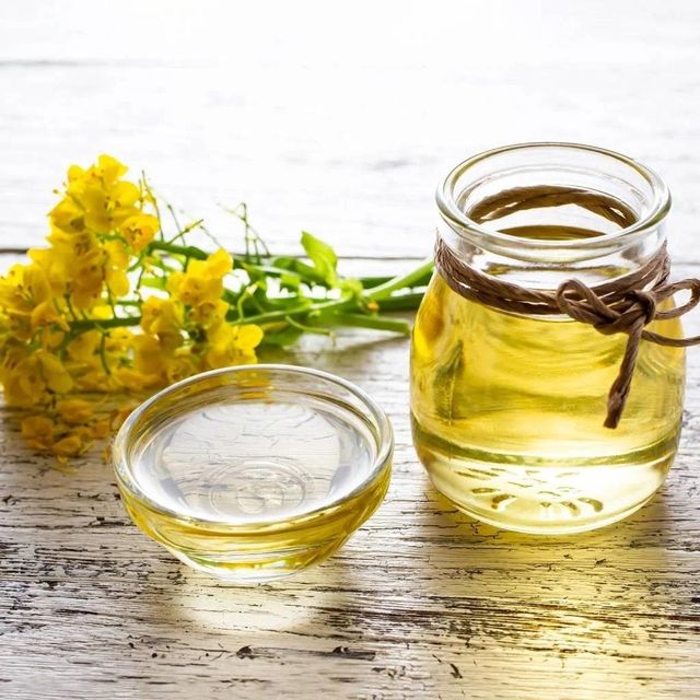 Palm Oil Refined Cooking Oil Plant Based Edible Oil High Quality Neutral Taste Suitable for Cooking and Frying - Image 3