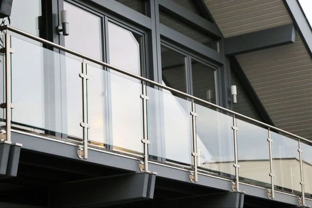 Stainless Steel Toughened Glass Balcony Railing, For Home Design Bar Mounting Type floor Form Steel And Glass Finish Perfect - Image 1