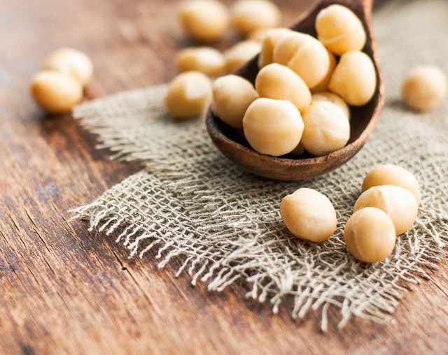 Organic Whole Macadamia Nuts - Image 3