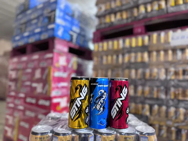 Sting Energy Drink & Soft Drink 320ml (Gold, Strawberry, Blueberry) - Sting Soft Drink Export from Vietnam - Image 1