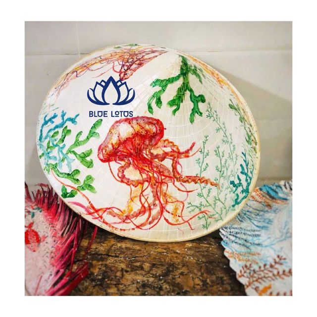 Vietnamese Conical Hat – Traditional Handmade Nón Lá - Image 3