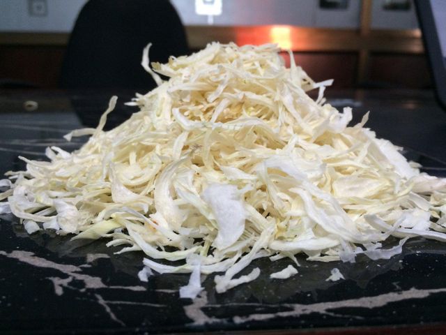 Export Grade White Onion Flakes Wholesale Supplier – 100% Pure Dehydrated White Onion Flakes for Food Industry, Restaurants, Spice Processing, Instant Foods, Marinades, and Seasoning Manufacturing with Reliable Packaging and Delivery - Image 2