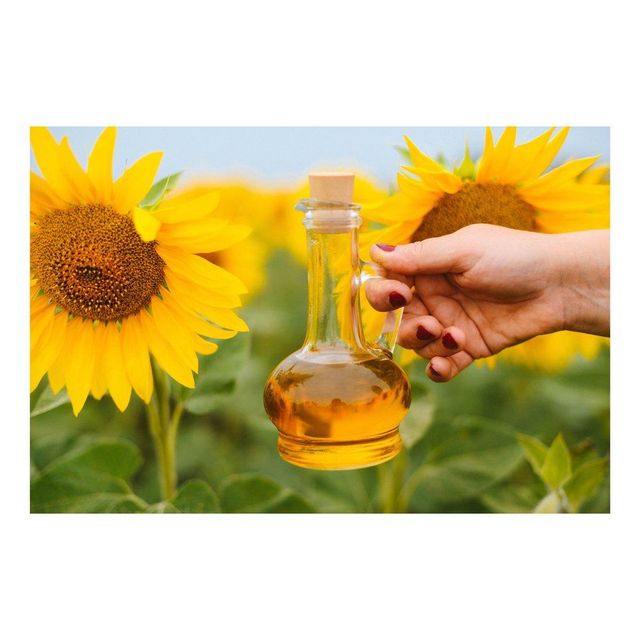 Sunflower oil for deep frying applications with high heat tolerance minimal smoke formation and stable performance ideal for fast food chains restaurants and commercial cooking environments - Image 3