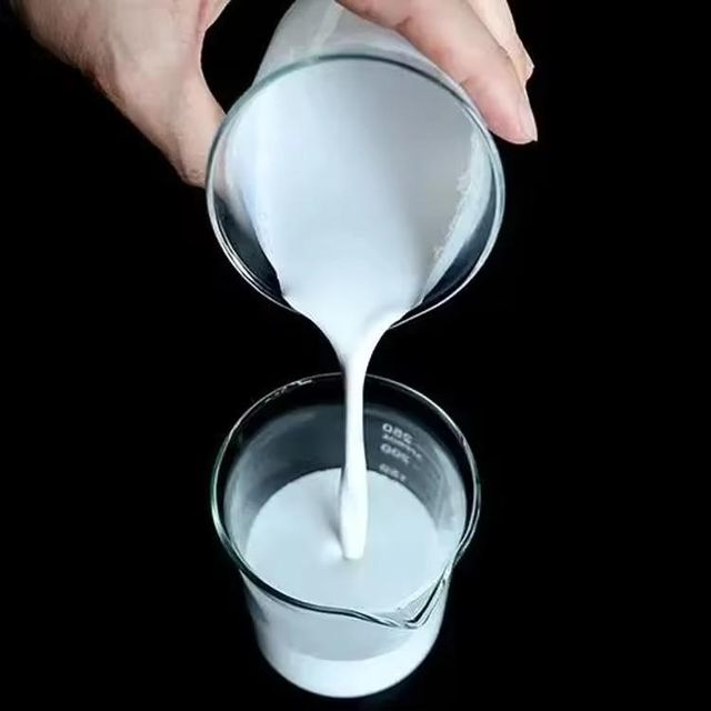 Bulk natural white latex rubber premium grade 100% pure for dipped gloves, toys, balloons, and adhesive applications - Image 3