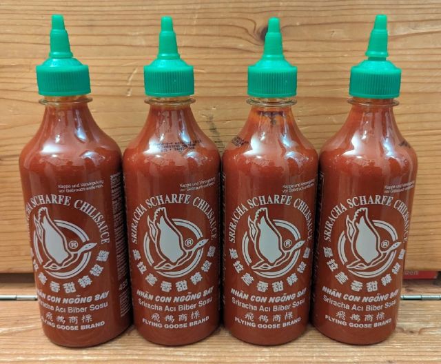 2026 HALAL Hot Sriracha Chili Sauce in Squeeze Bottle - Image 4