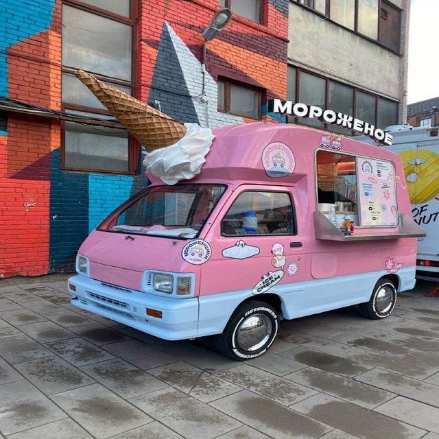 Buy Ice Cream Food Truck 4.8m Axle Aluminum Body Insulated Compartments Soft Serve Machine Outdoor Use - Image 5