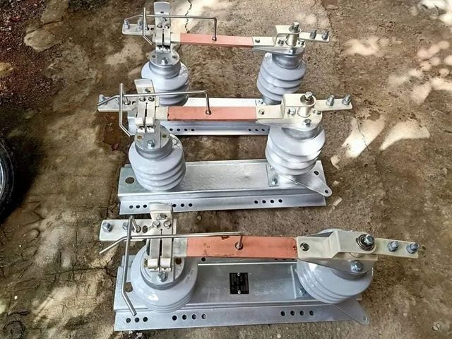 33 KV Isolator Durability Enhanced Electrical Insulation High Design Precision Precisely - Image 1
